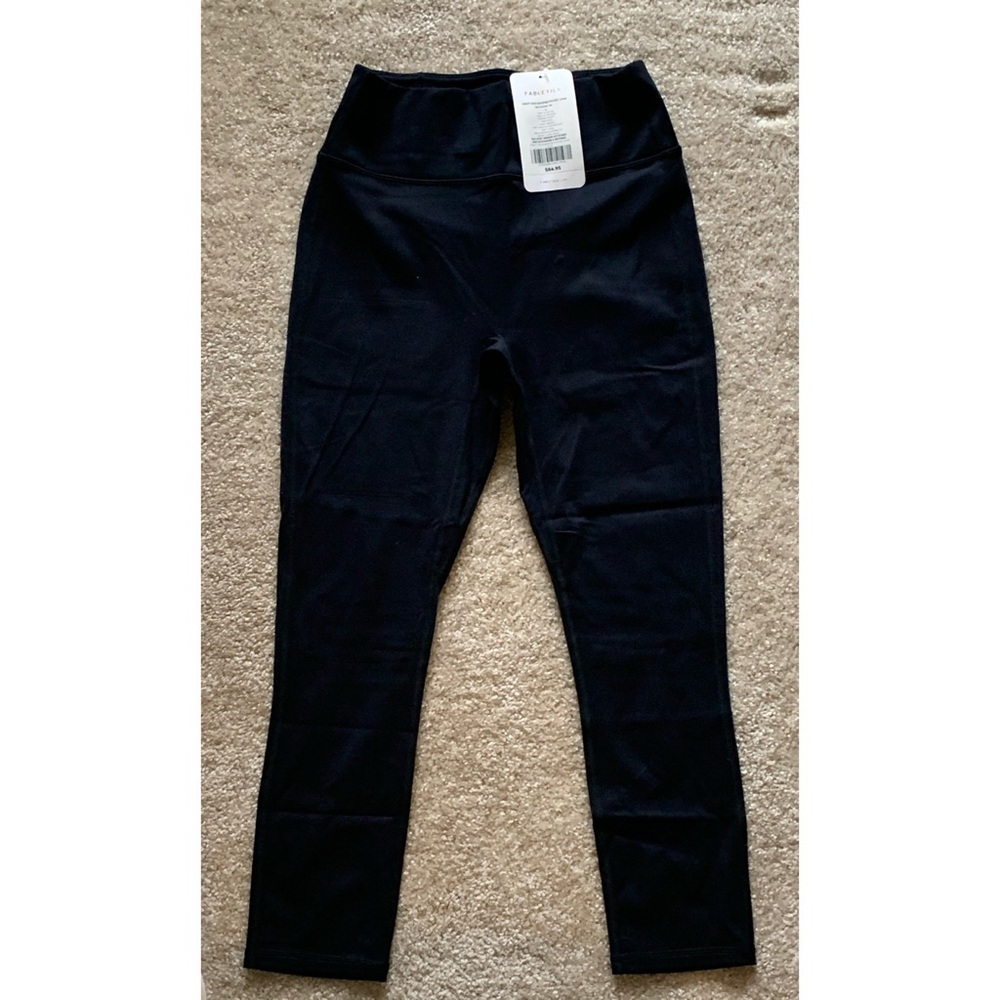 Fabletics Trinity High Waist Pocket Capri NWT
